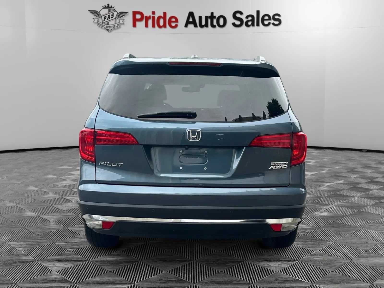 Used 2018 Honda Pilot Touring image 6