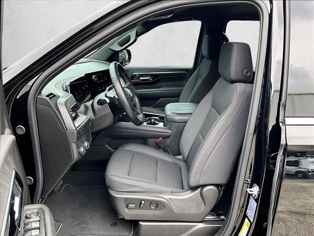 Used 2026 Chevrolet Suburban LS RWD image 27