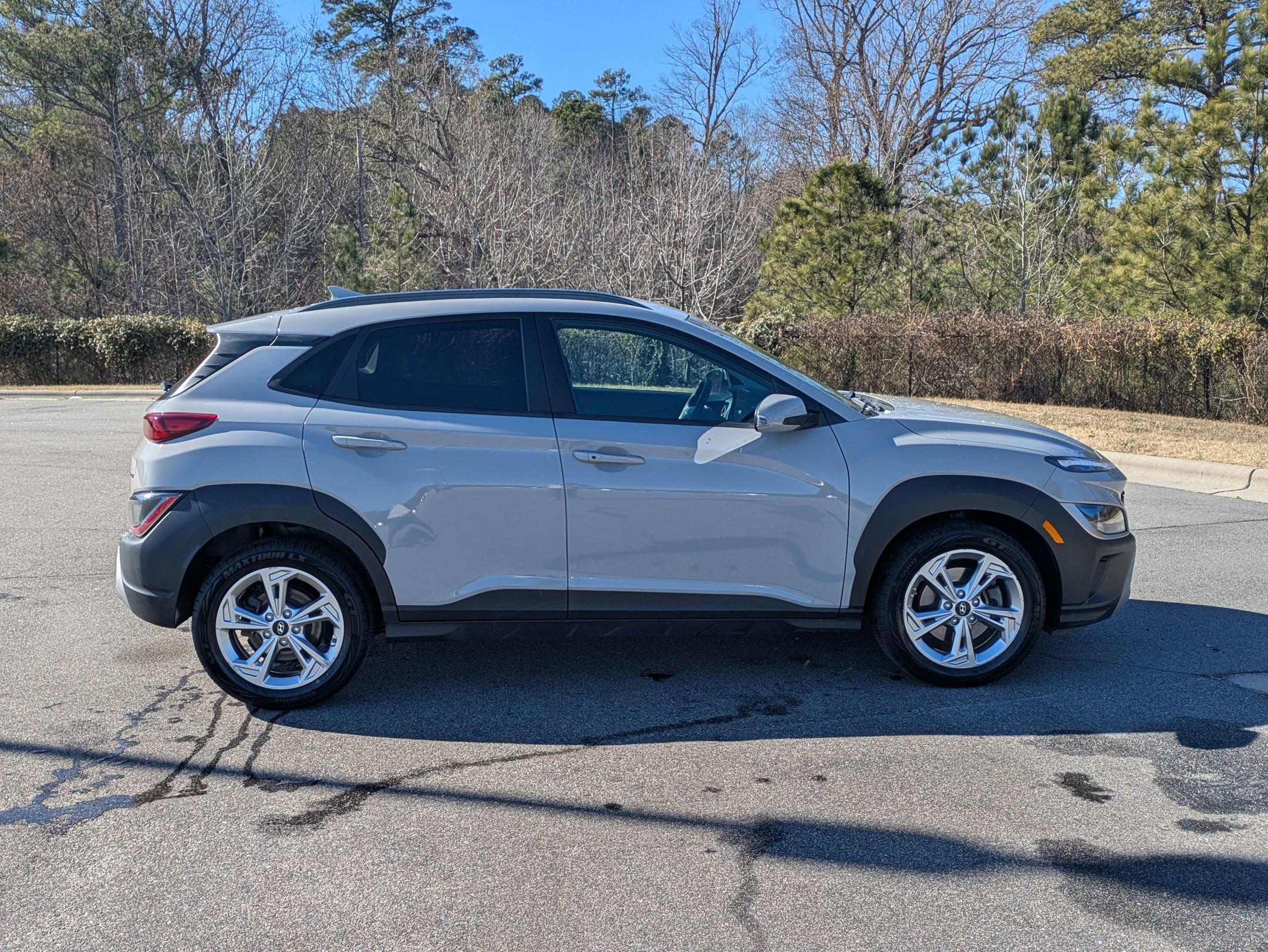 Used 2023 Hyundai Kona SEL image 4