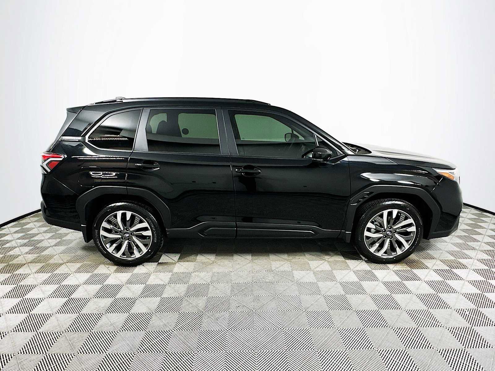 New 2025 Subaru Forester Touring image 8
