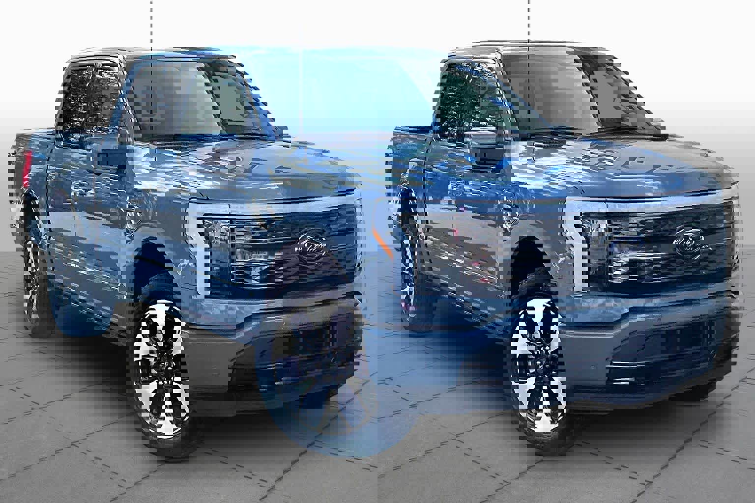 Used 2023 Ford F150 Lightning Platinum image 2