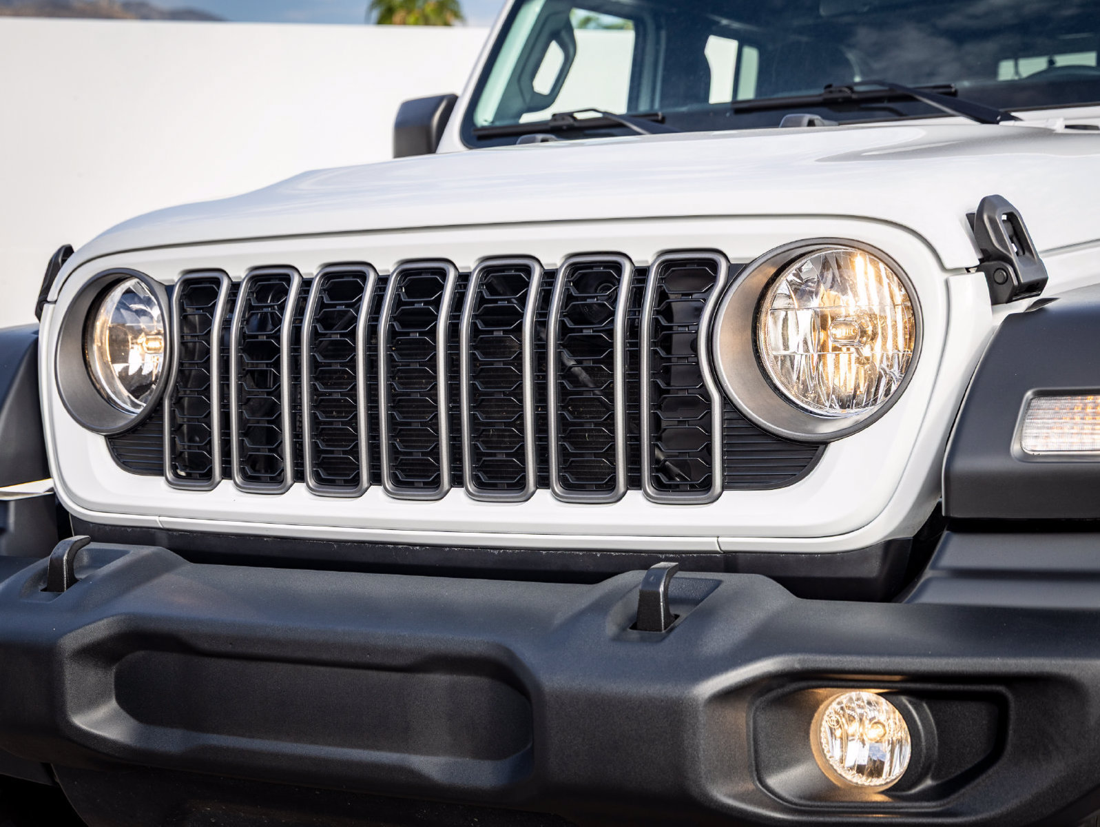 Used 2025 Jeep Wrangler Unlimited Sport AWD/4WD image 3