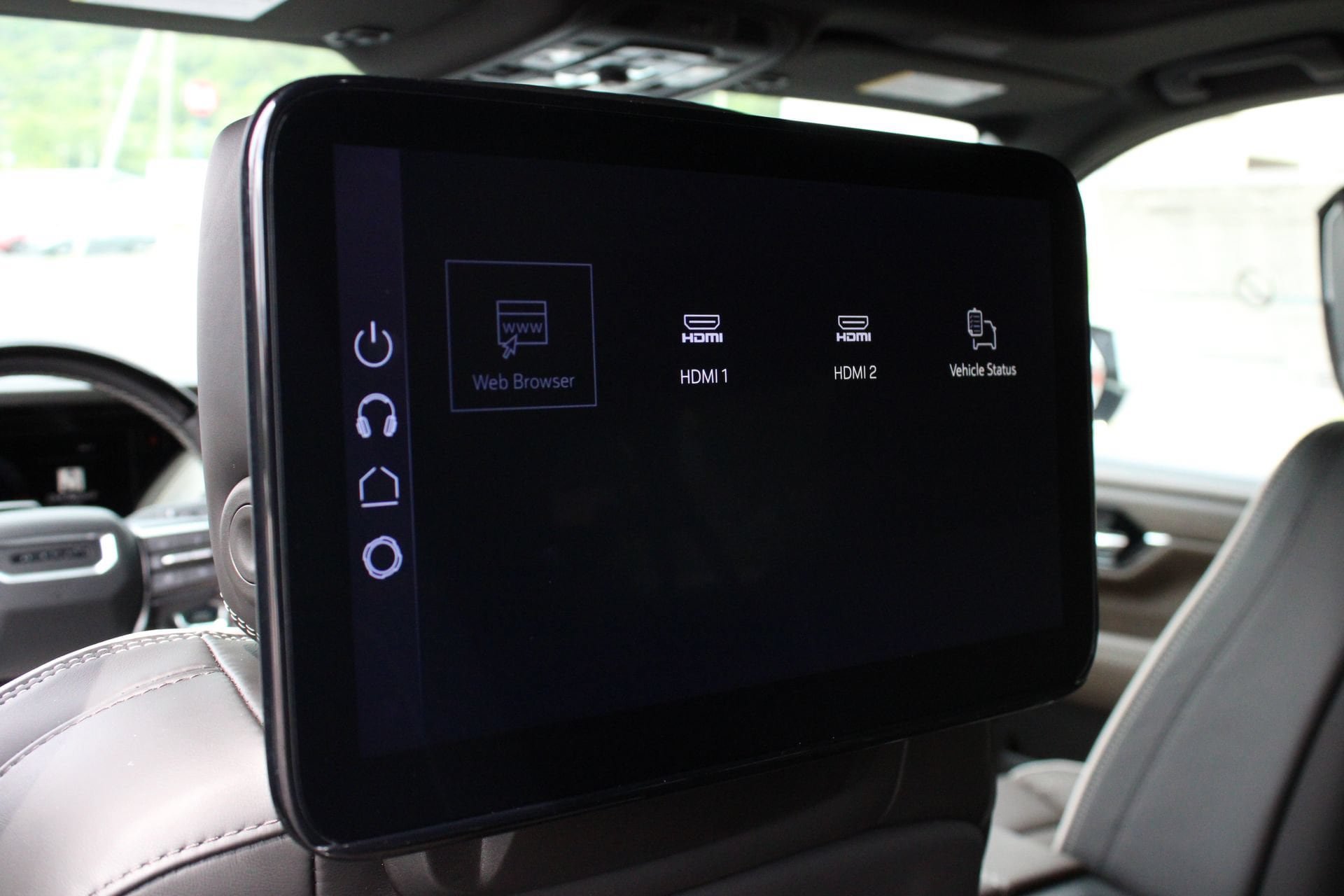 New 2026 GMC Yukon XL Denali Ultimate w/ LPO, Floor Liner Package AWD/4WD image 24