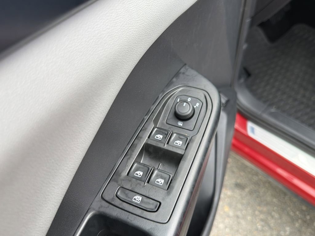 Used 2023 Volkswagen Taos SE AWD/4WD image 21