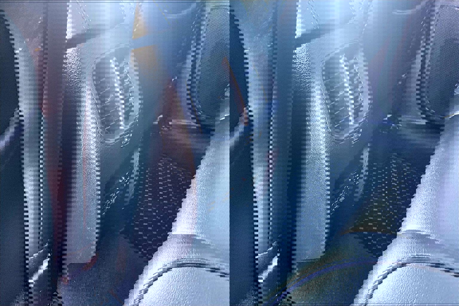 Used 2021 Jeep Cherokee Limited image 30