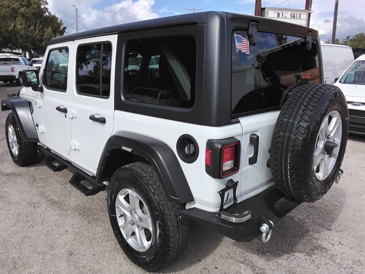 Used 2023 Jeep Wrangler Unlimited Sport image 7