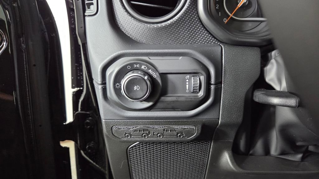 New 2026 Jeep Wrangler Unlimited Rubicon AWD/4WD image 18