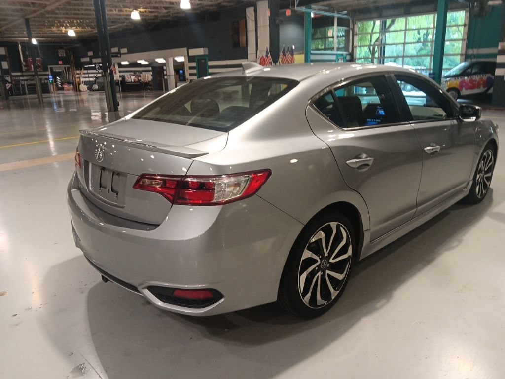 Used 2018 Acura ILX FWD image 11