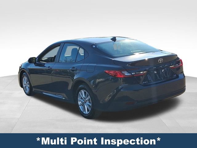 Used 2025 Toyota Camry LE image 5