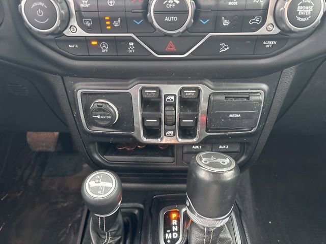 Used 2018 Jeep Wrangler Unlimited Sahara w/ Cold Weather Group image 30