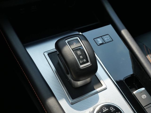 Used 2025 Mitsubishi Outlander SEL AWD/4WD image 23