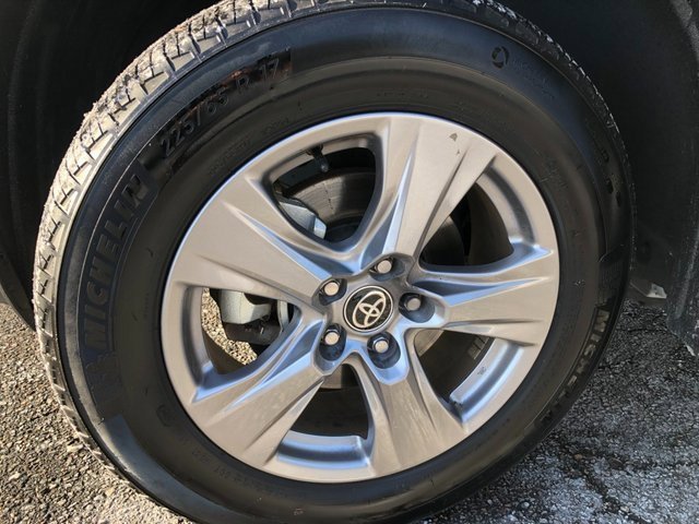 Used 2025 Toyota RAV4 XLE image 20