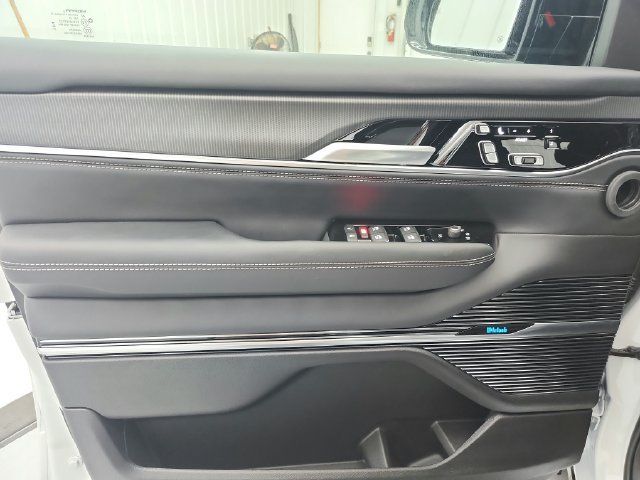 New 2026 Jeep Grand Wagoneer Summit w/ Rear Seat Video Group I AWD/4WD image 33
