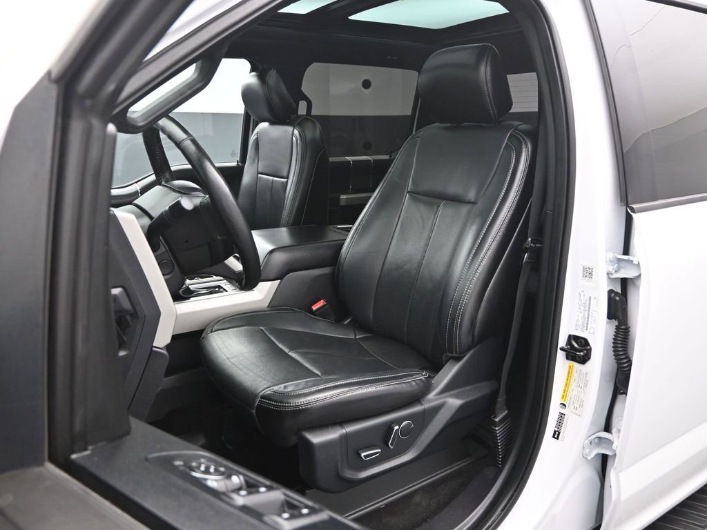 Used 2018 Ford F150 Lariat w/ Equipment Group 502A Luxury AWD/4WD image 8