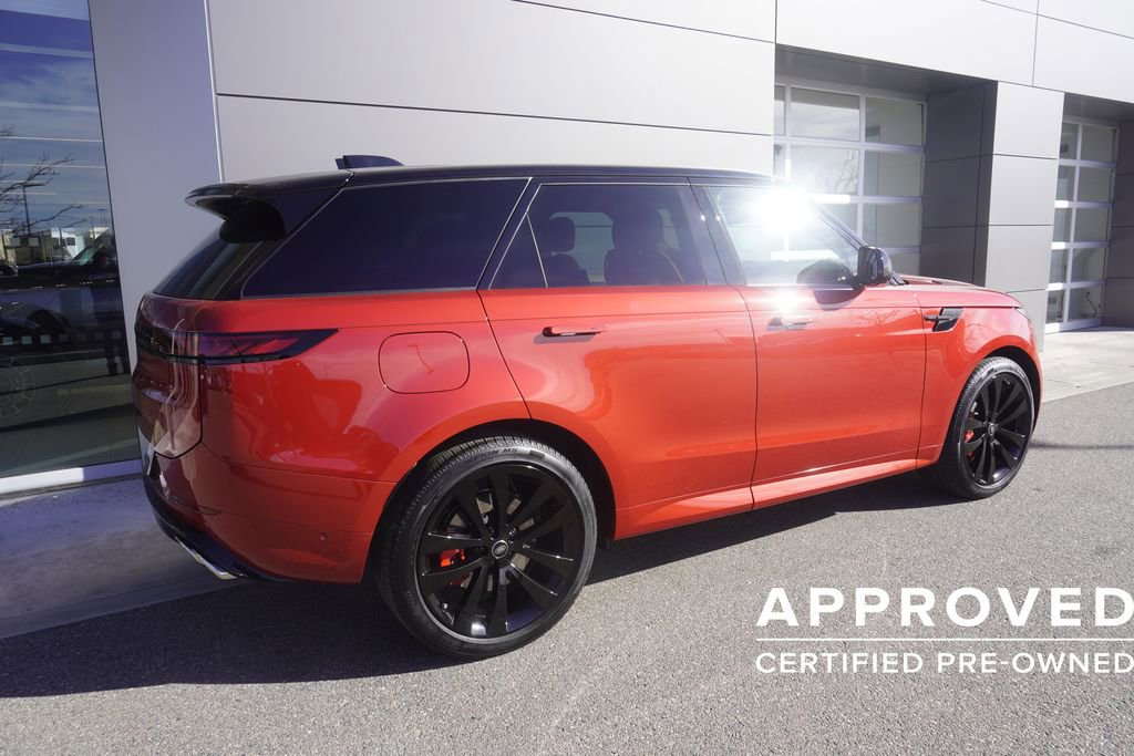Used 2025 Land Rover Range Rover Sport Dynamic SE image 4