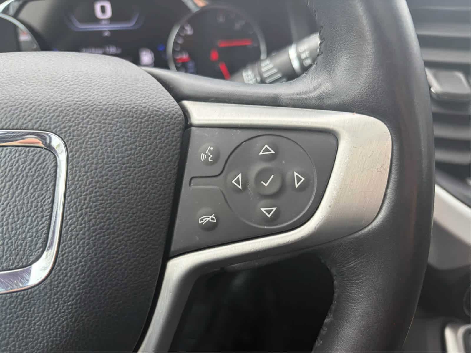 Used 2021 GMC Acadia SLT w/ Technology Package AWD/4WD image 16