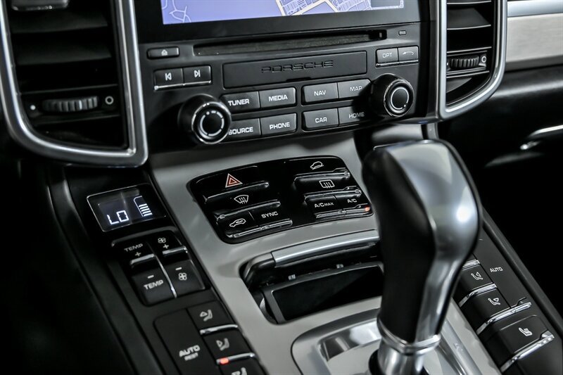 Used 2017 Porsche Cayenne GTS AWD/4WD image 33