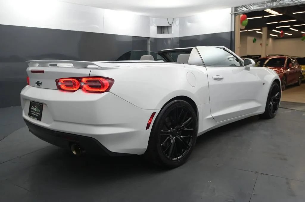 Used 2023 Chevrolet Camaro LT RWD image 5