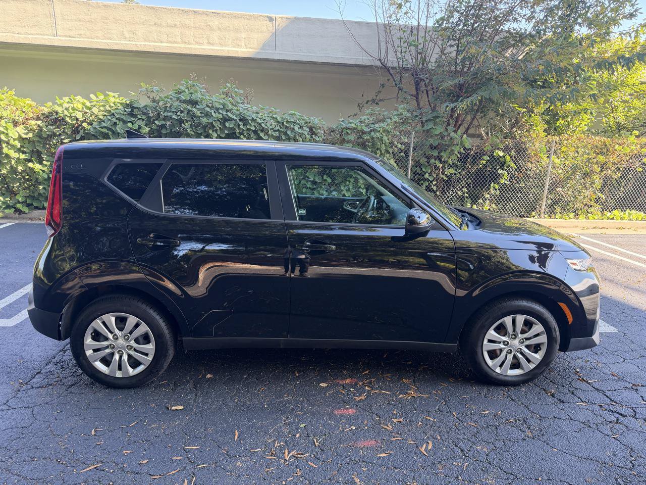 Used 2021 Kia Soul LX FWD image 4