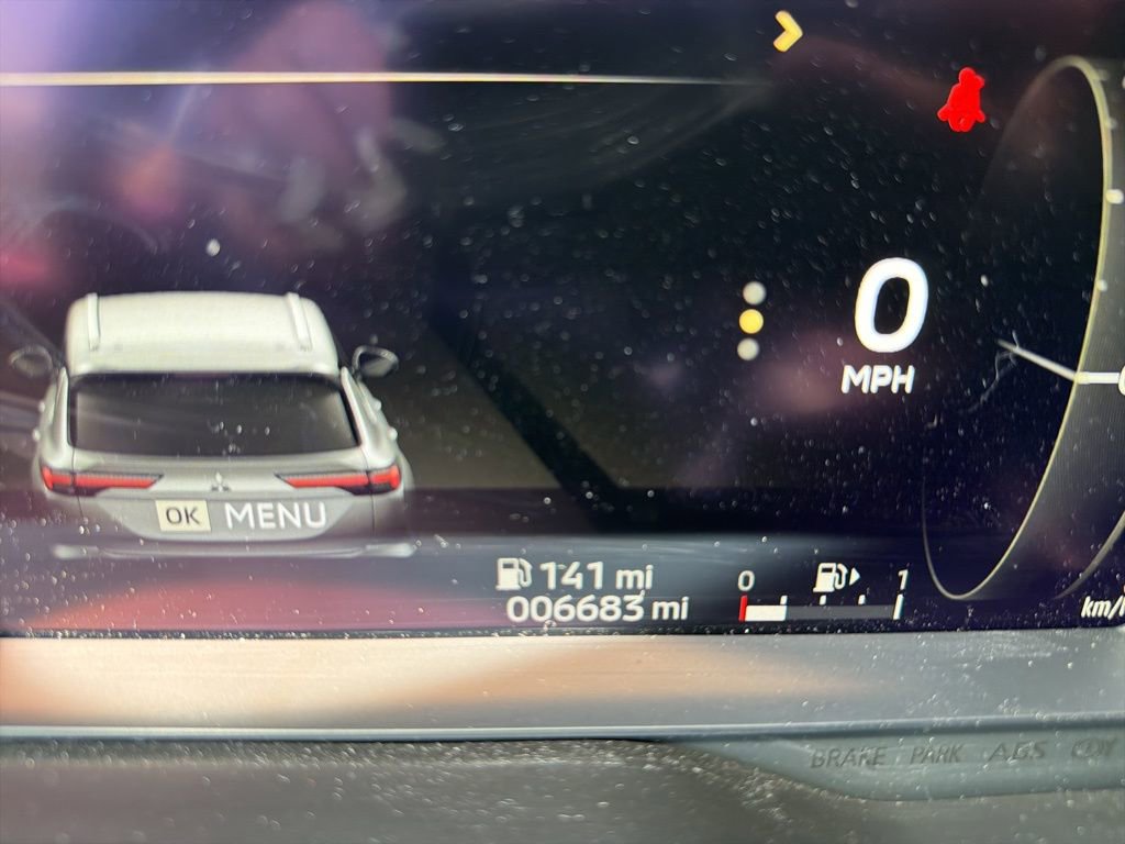 Used 2025 Mitsubishi Outlander SE AWD/4WD image 13