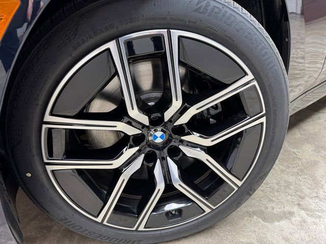 Used 2026 BMW 760i xDrive image 30