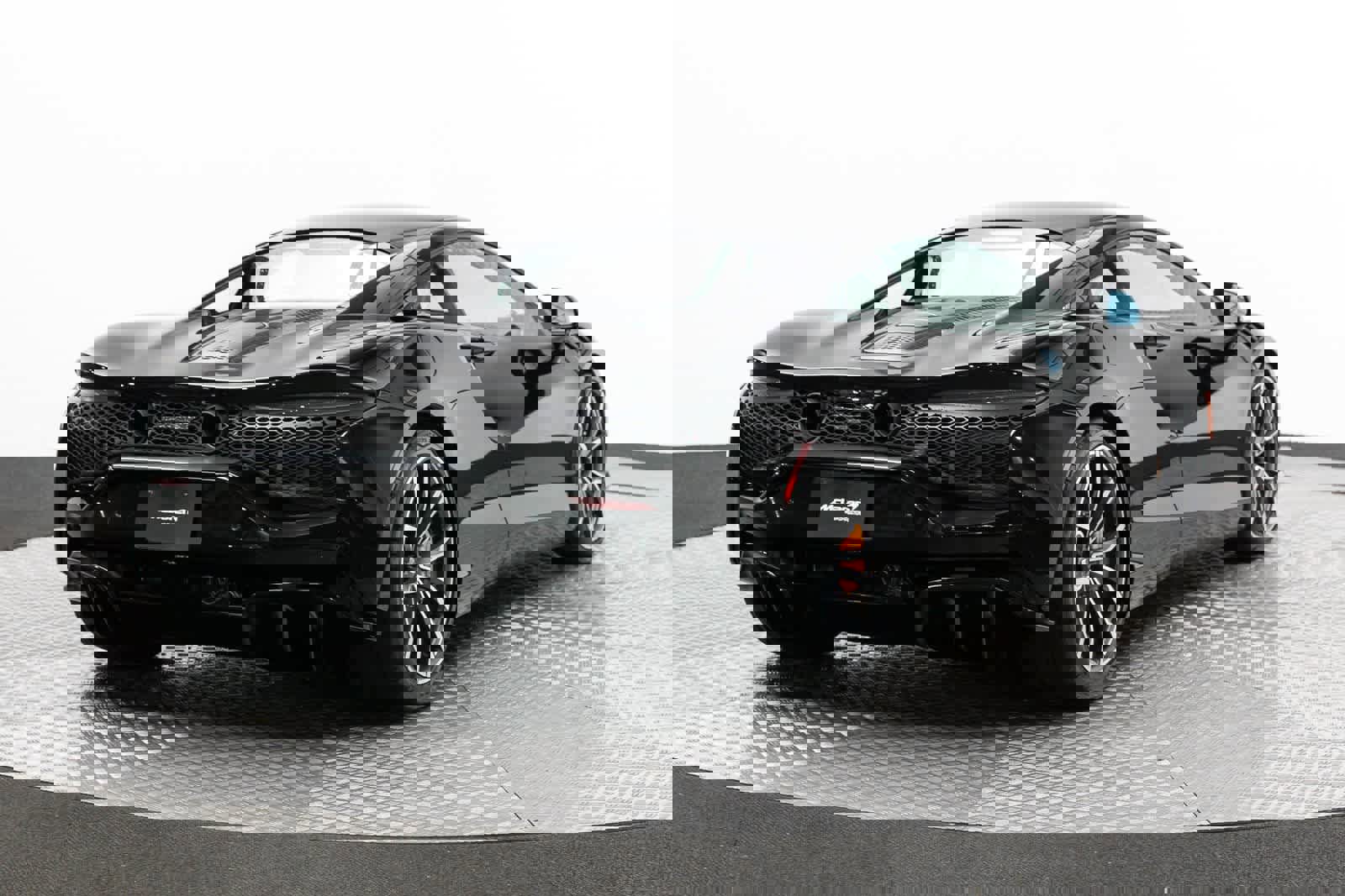 New 2023 McLaren Artura image 17