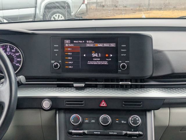 Used 2023 Kia Carnival LX image 19
