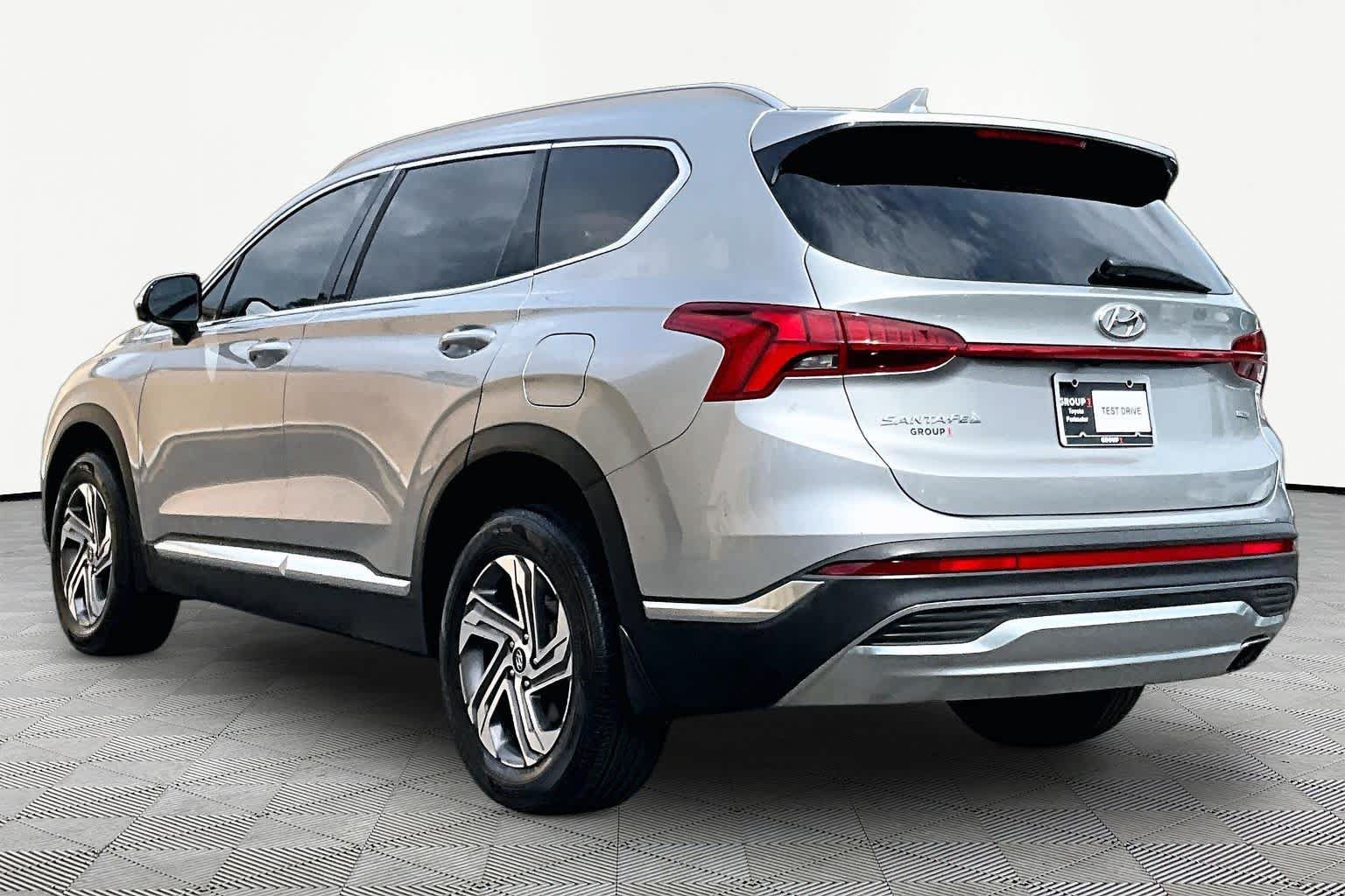 Used 2023 Hyundai Santa Fe SEL w/ Premium Package AWD/4WD image 12