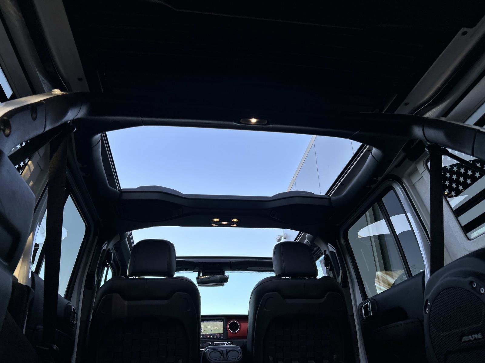 Used 2019 Jeep Wrangler Unlimited Rubicon image 12