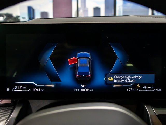 Used 2026 BMW 550e xDrive w/ Premium Package image 17