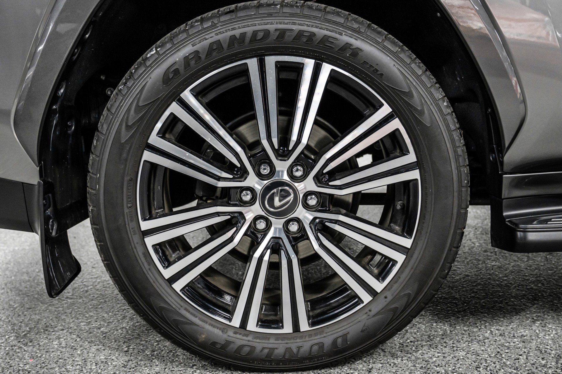 Used 2024 Lexus LX 600 4WD w/ Appearance Package image 42