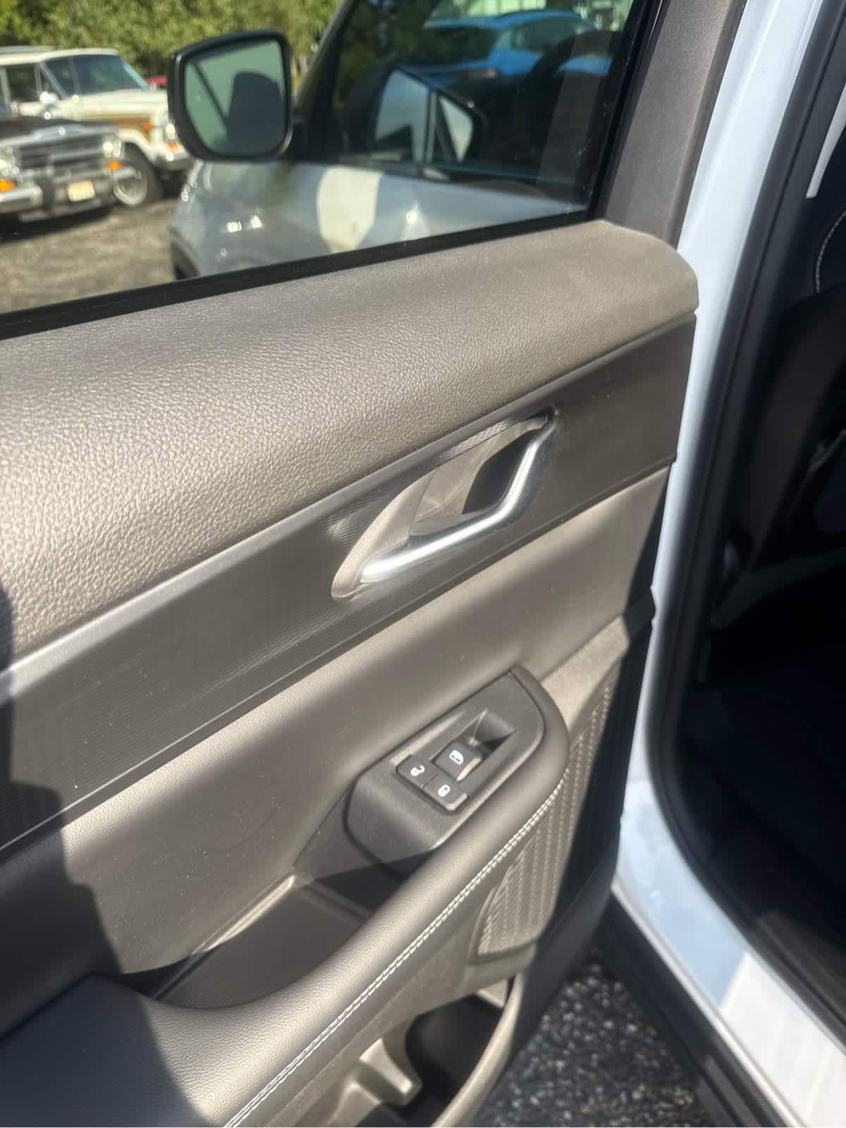 Certified 2023 Jeep Grand Cherokee Laredo image 20