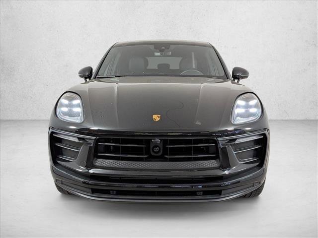 Certified 2025 Porsche Macan AWD/4WD image 6