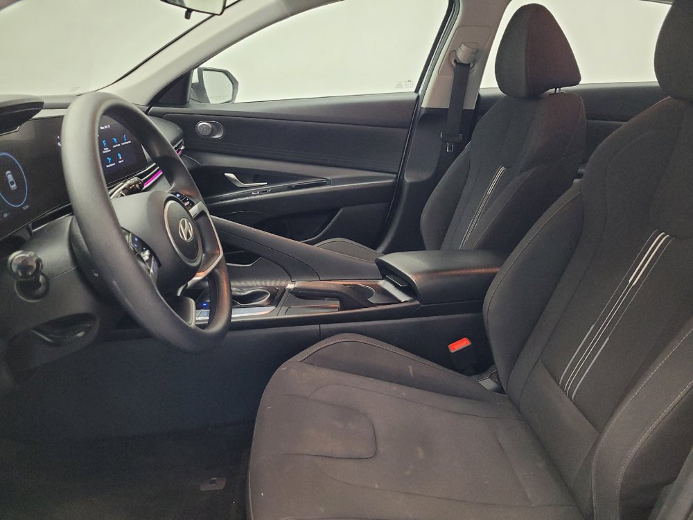 Used 2024 Hyundai Elantra SEL FWD image 17