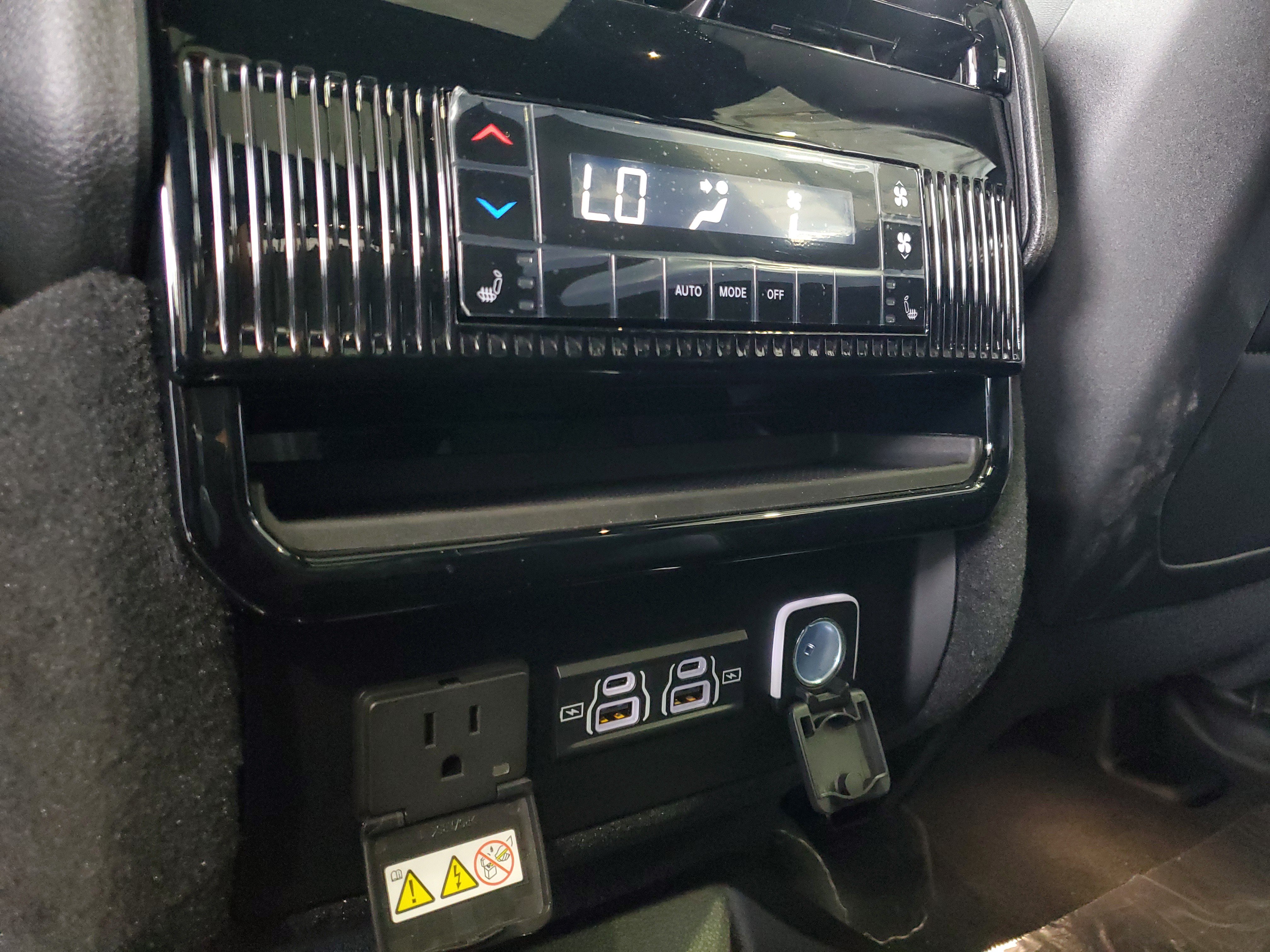 New 2025 Jeep Wagoneer Series II w/ Premium Group I AWD/4WD image 15