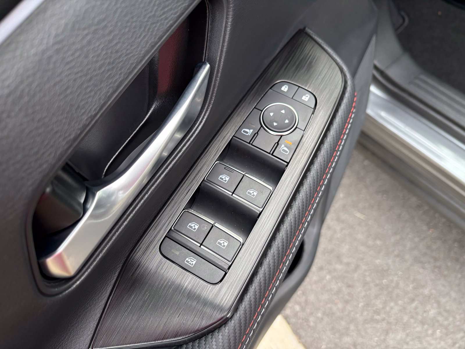 Used 2026 Nissan Kicks SR w/ Cold Weather Package AWD/4WD image 24