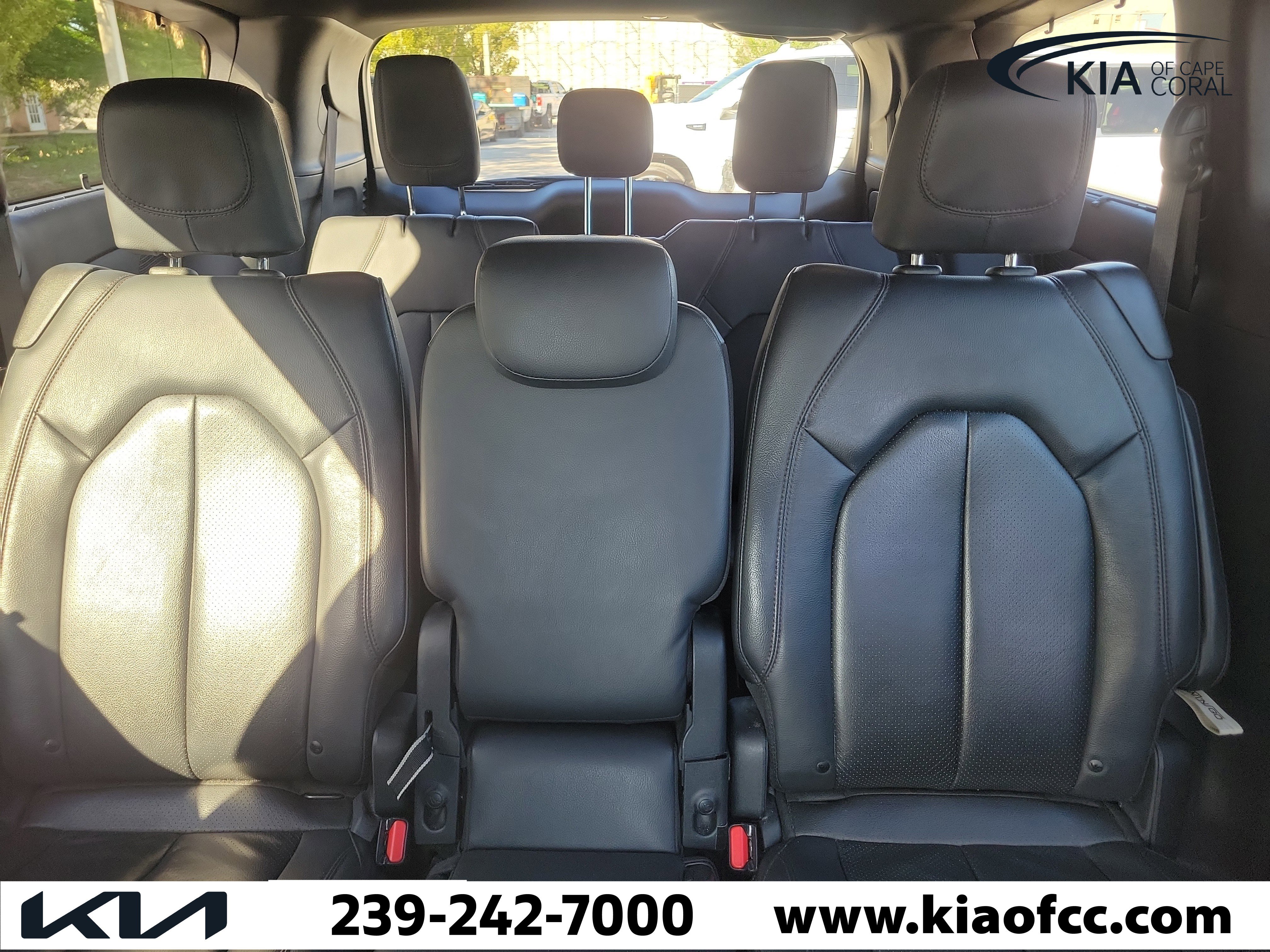 Used 2020 Chrysler Pacifica Touring-L image 12