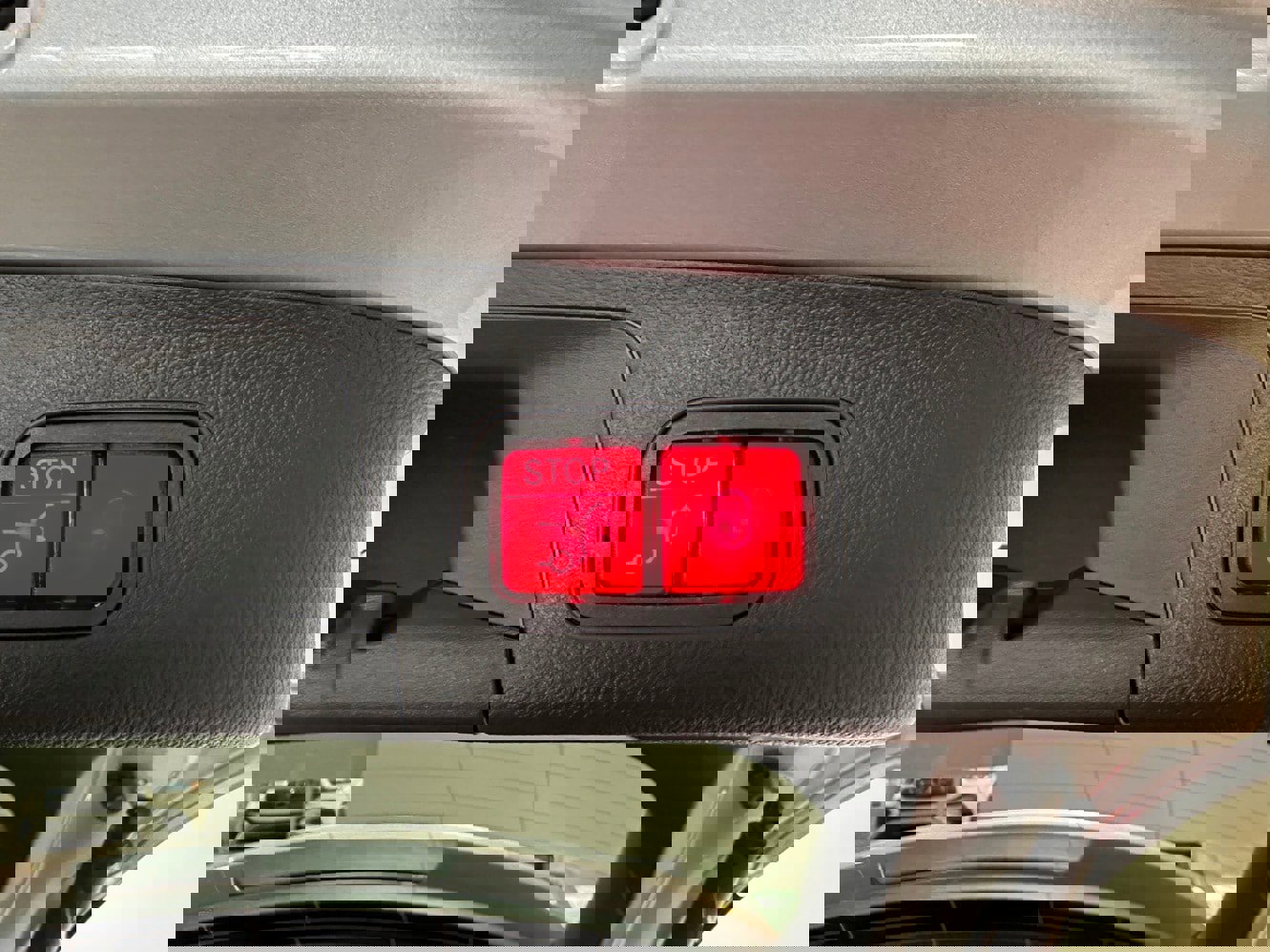 Used 2025 Mercedes-Benz GLA 250 4MATIC image 31