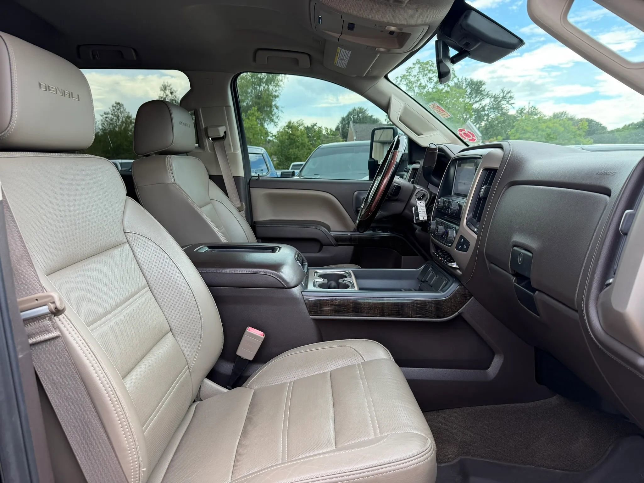 Used 2016 GMC Sierra 2500 Denali w/ Driver Alert Package AWD/4WD image 24