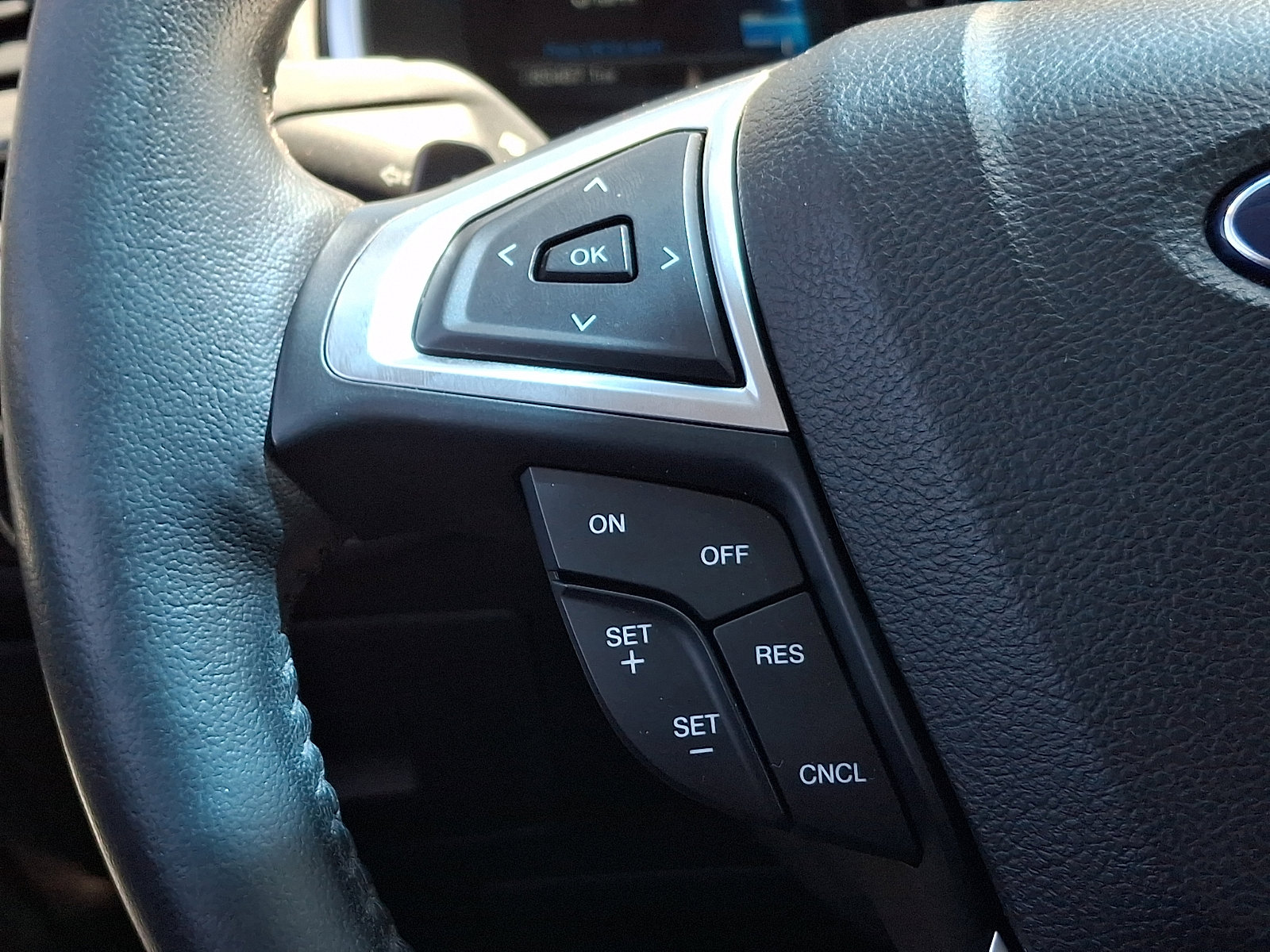 Used 2016 Ford Edge Titanium w/ Equipment Group 301A AWD/4WD image 22