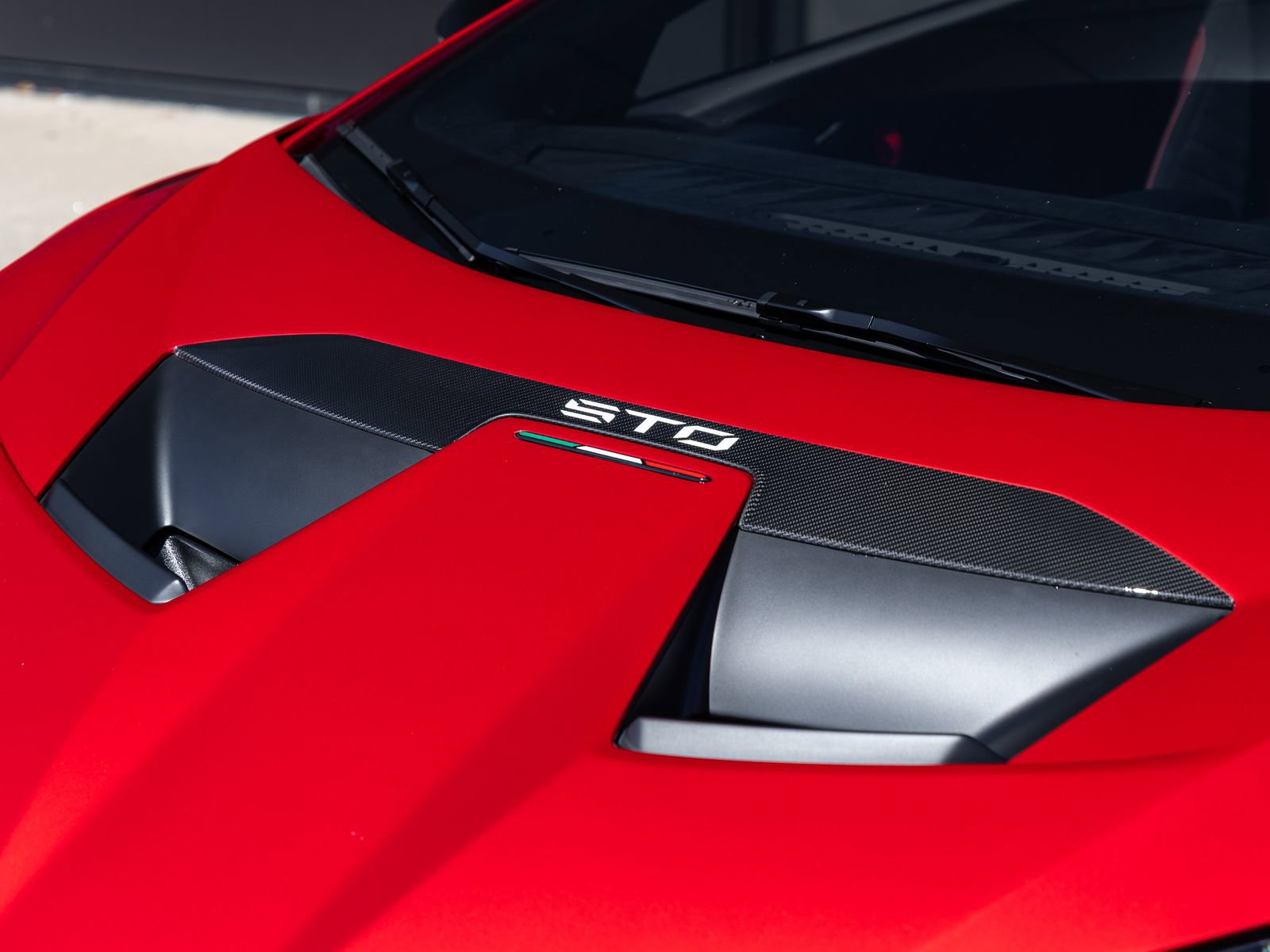 Used 2022 Lamborghini Huracan STO image 22