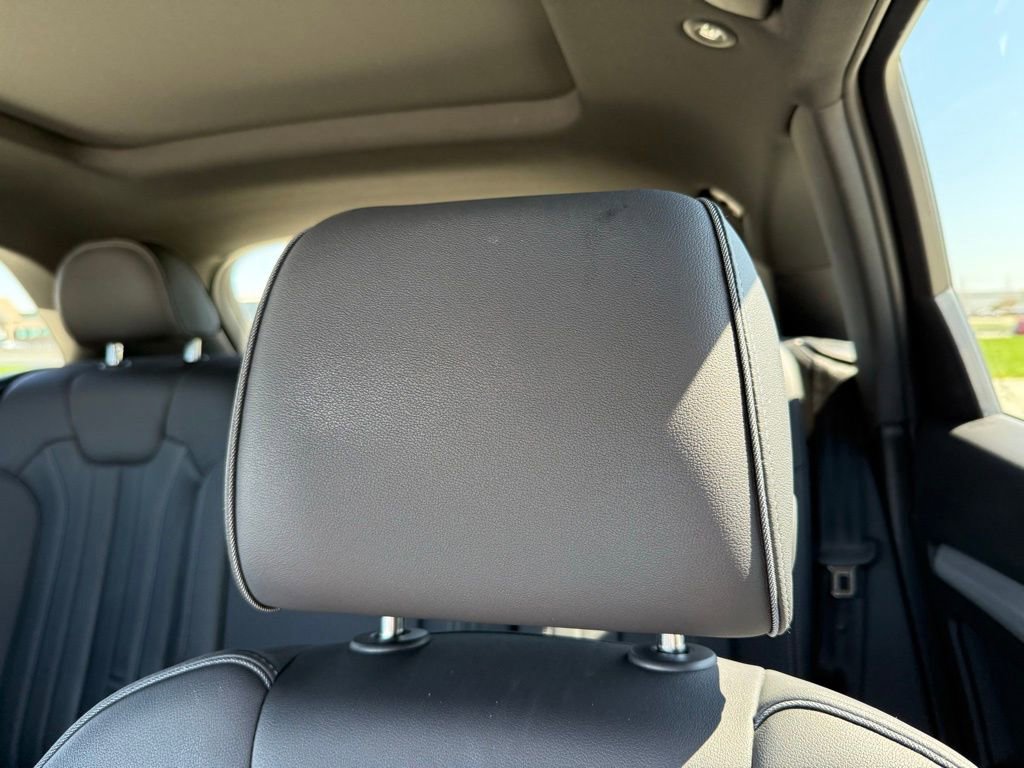 Used 2025 Audi Q5 2.0T Premium image 29