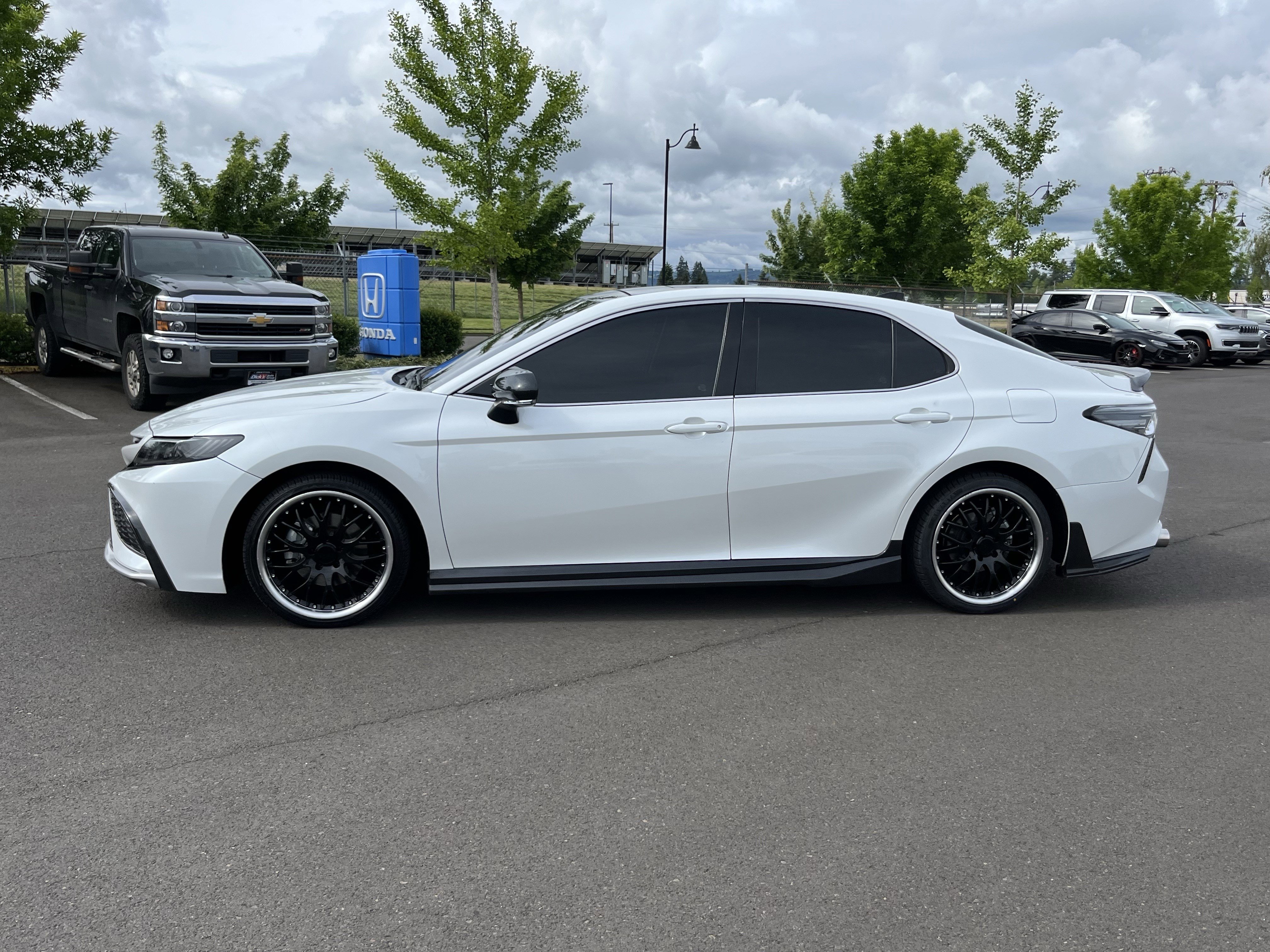 Used 2022 Toyota Camry XSE w/ Navigation Package AWD/4WD image 2