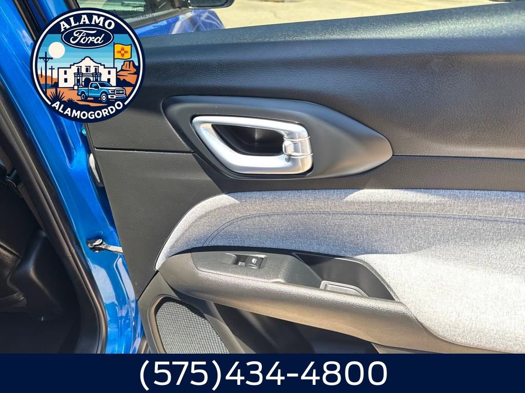 Used 2024 Jeep Compass Latitude image 19