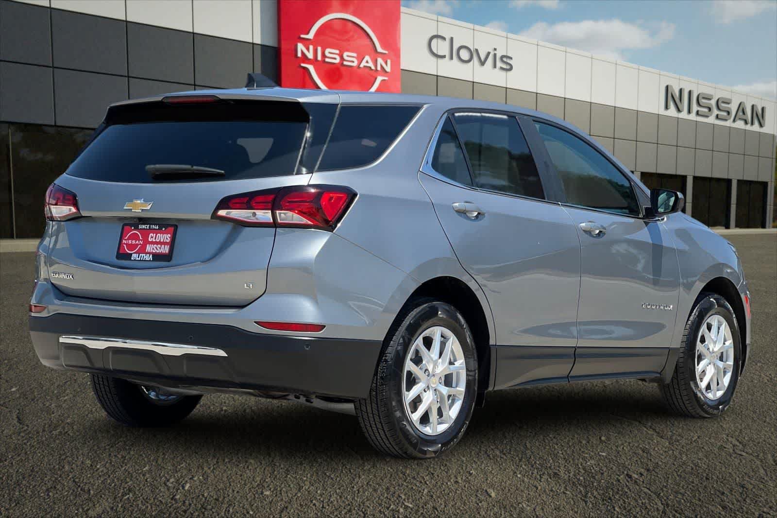 Used 2023 Chevrolet Equinox LT FWD image 3