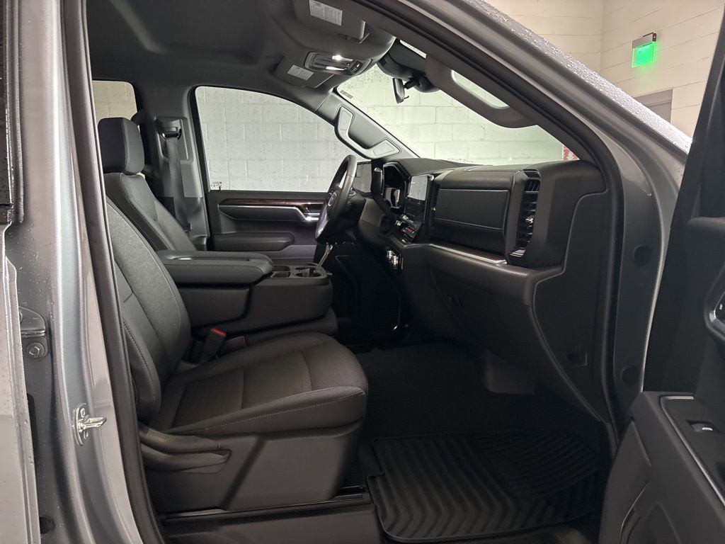 Used 2025 GMC Sierra 1500 Elevation image 32