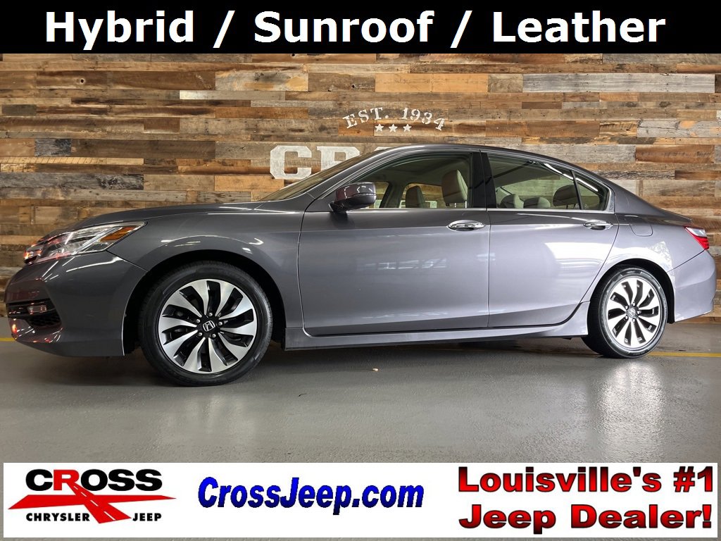 Used 2017 Honda Accord Touring image 1