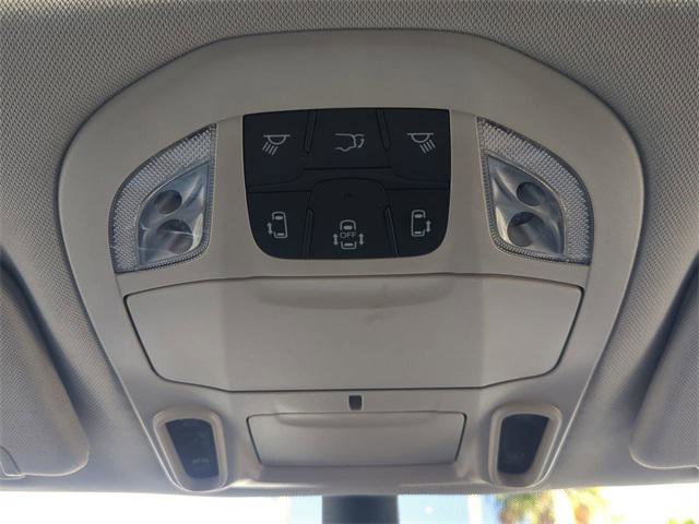 Certified 2024 Chrysler Pacifica Limited image 26