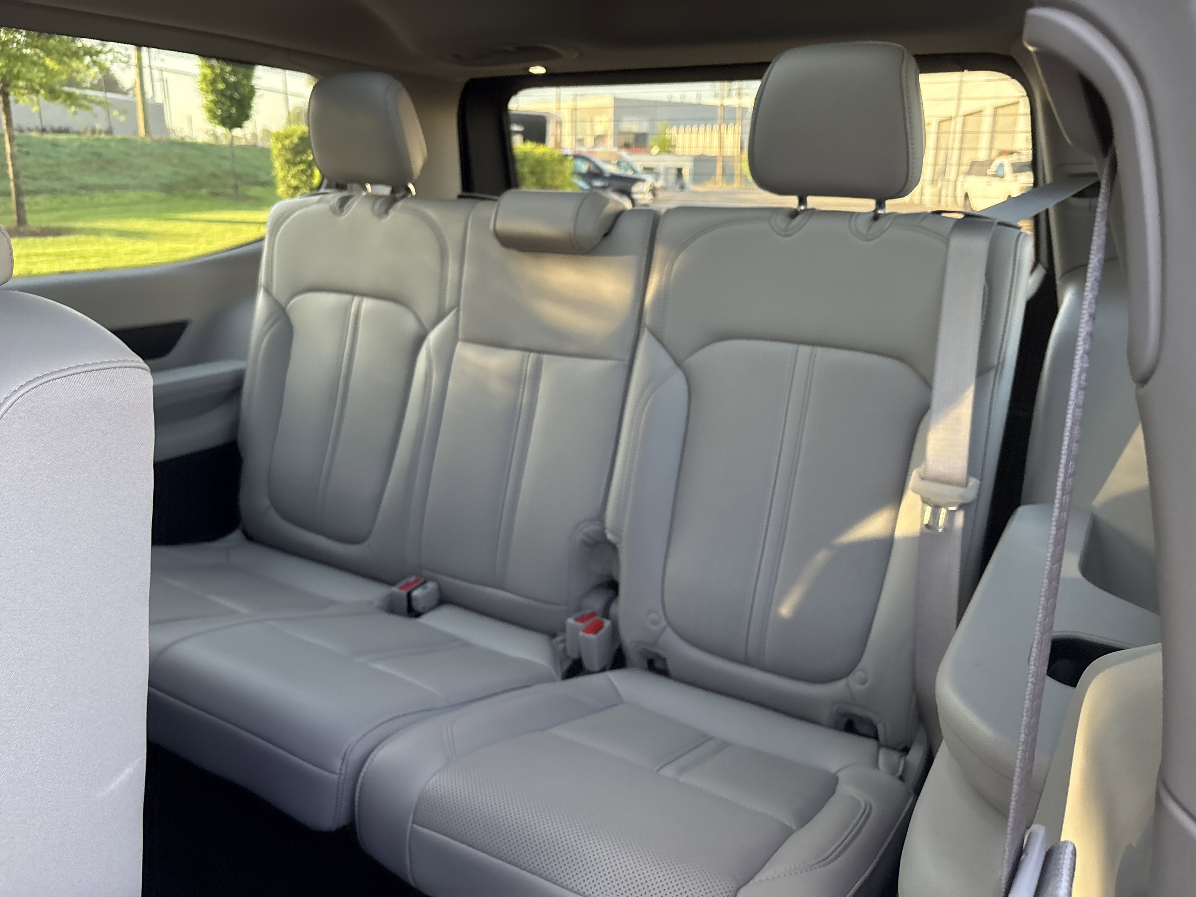 Used 2024 Jeep Wagoneer 2WD w/ Premium Group I image 35