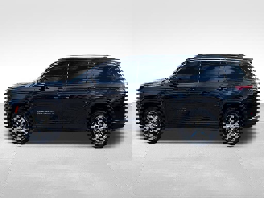 Used 2021 Jeep Grand Cherokee L Limited w/ Luxury Tech Group II image 2